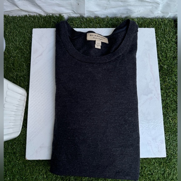 BURBERRY Crewnexk Dark grey  plaid detail on sleeves Size S Small Authentic - Picture 10 of 10